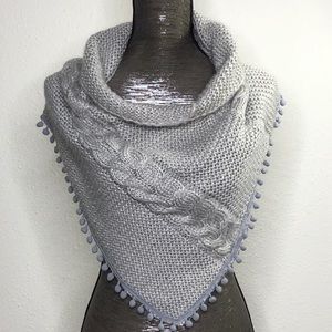 Gray Knitted triangle infinity scarf 100% ACRYLIC